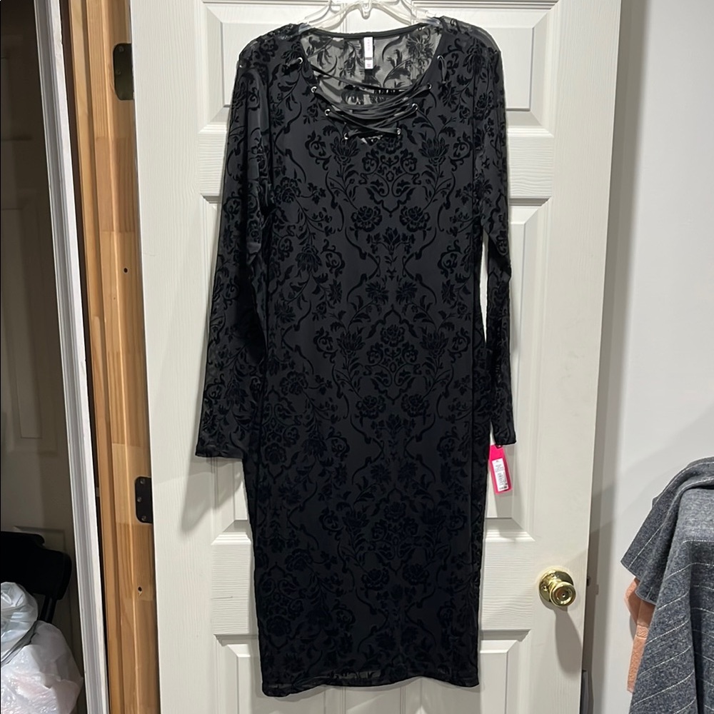 Xhilaration Black Sheath Dress Long Sleeve Scoop Neck